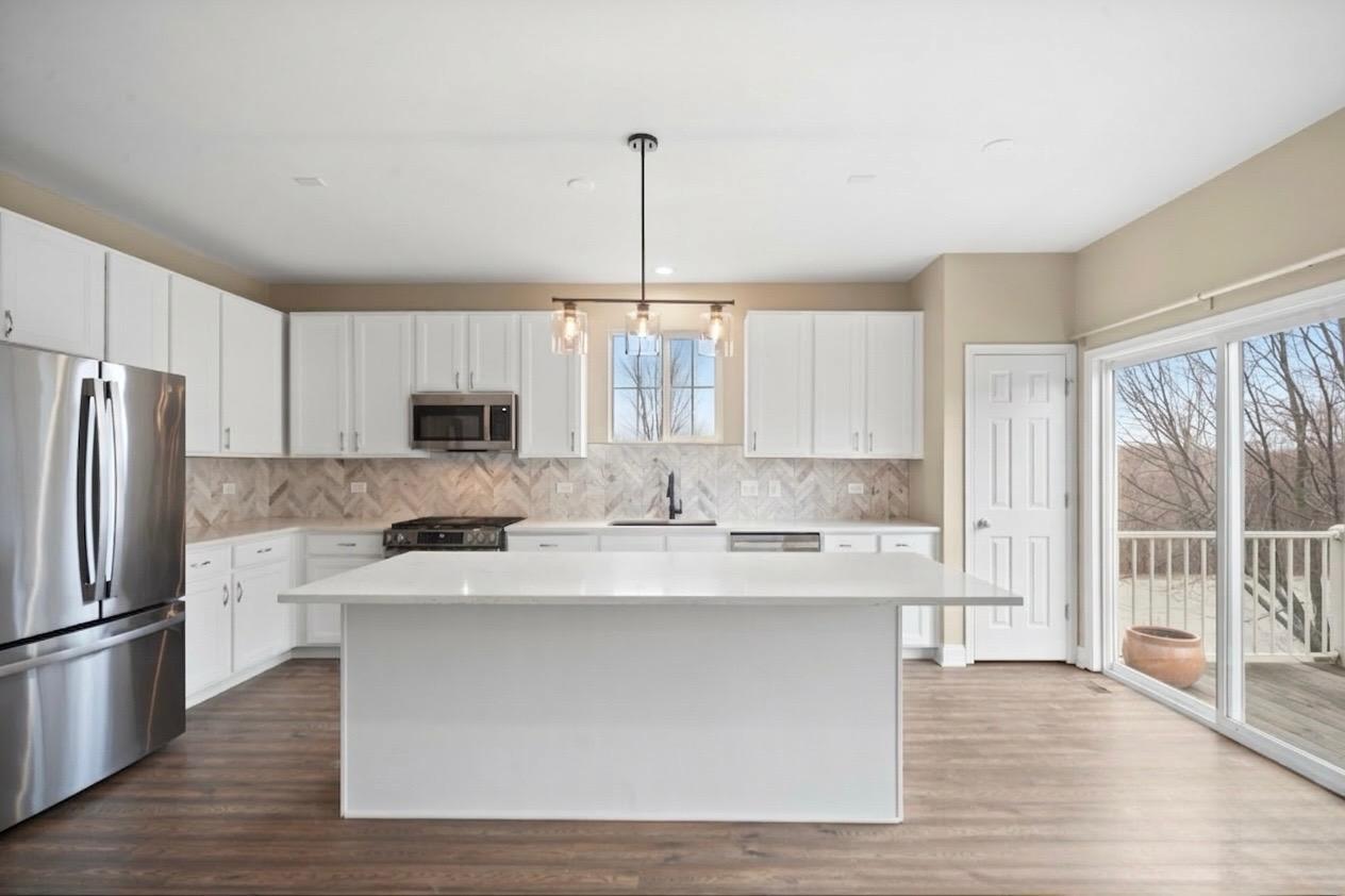 101 Willey Street, Gilberts, IL 60136