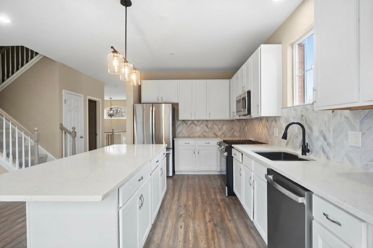 101 Willey Street, Gilberts, IL 60136