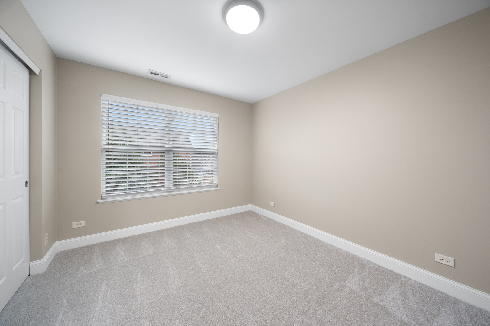 101 Willey Street, Gilberts, IL 60136