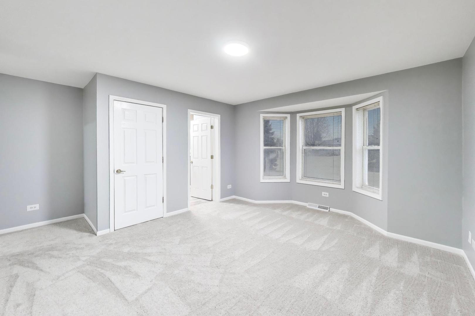 910 Shetland Court, Grayslake, IL 60030