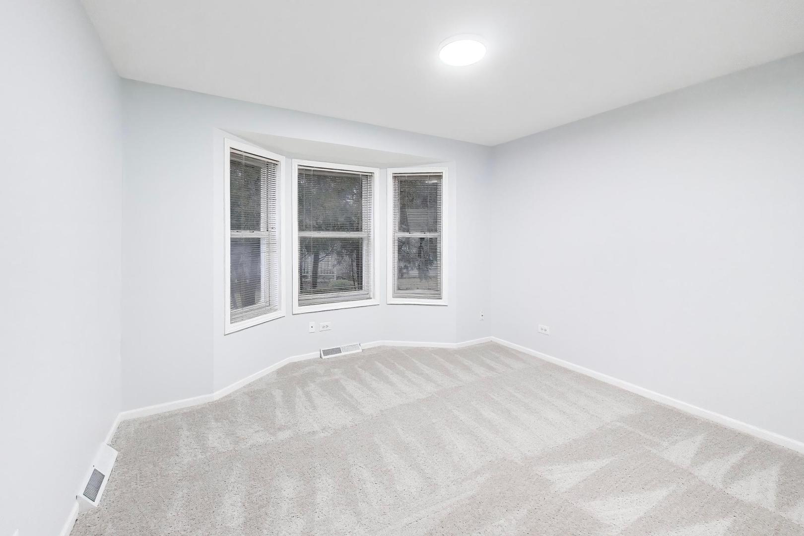 910 Shetland Court, Grayslake, IL 60030