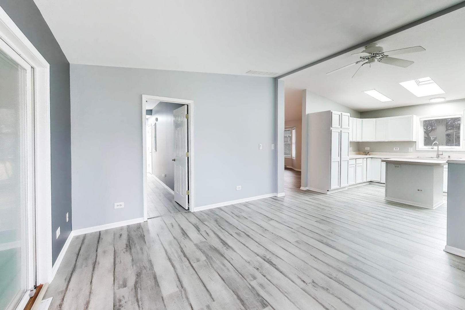 910 Shetland Court, Grayslake, IL 60030