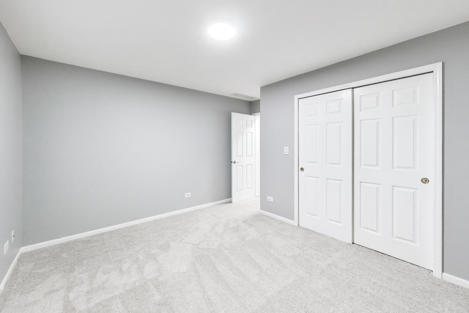 910 Shetland Court, Grayslake, IL 60030