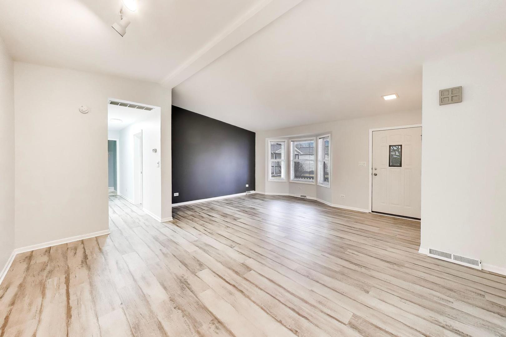 910 Shetland Court, Grayslake, IL 60030