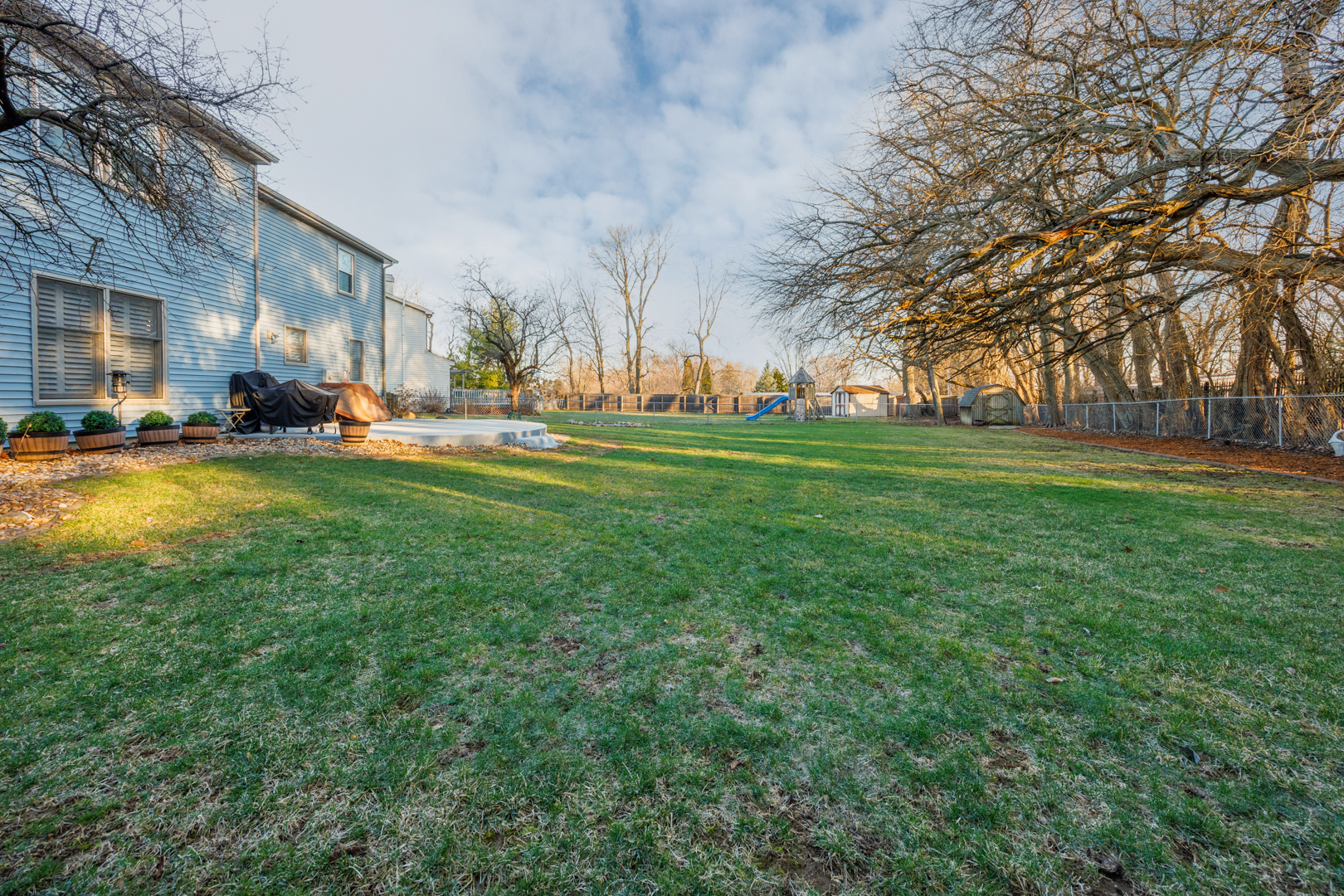 2004 Hidden Lake Road, Bloomington, IL 61704