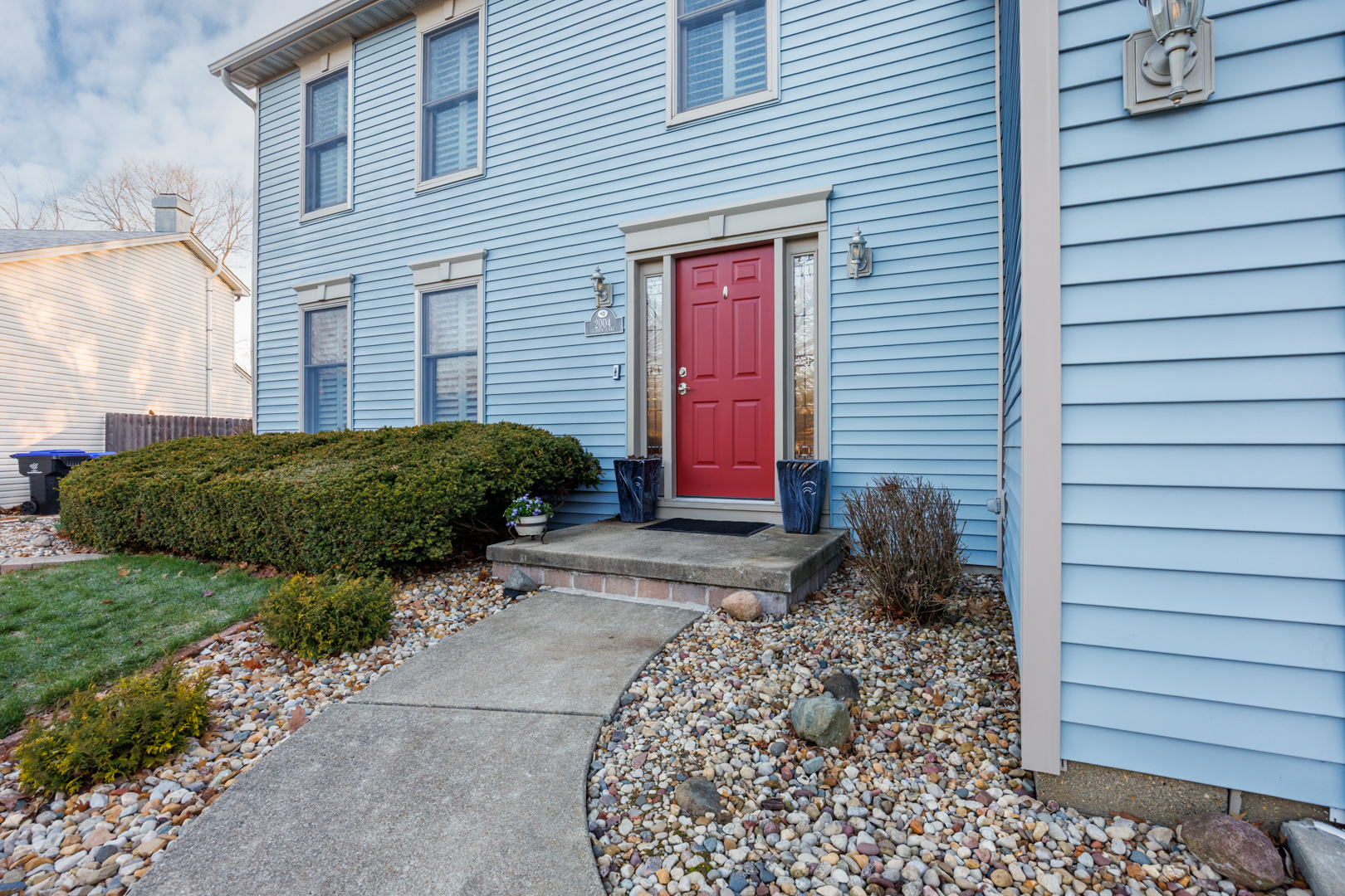 2004 Hidden Lake Road, Bloomington, IL 61704