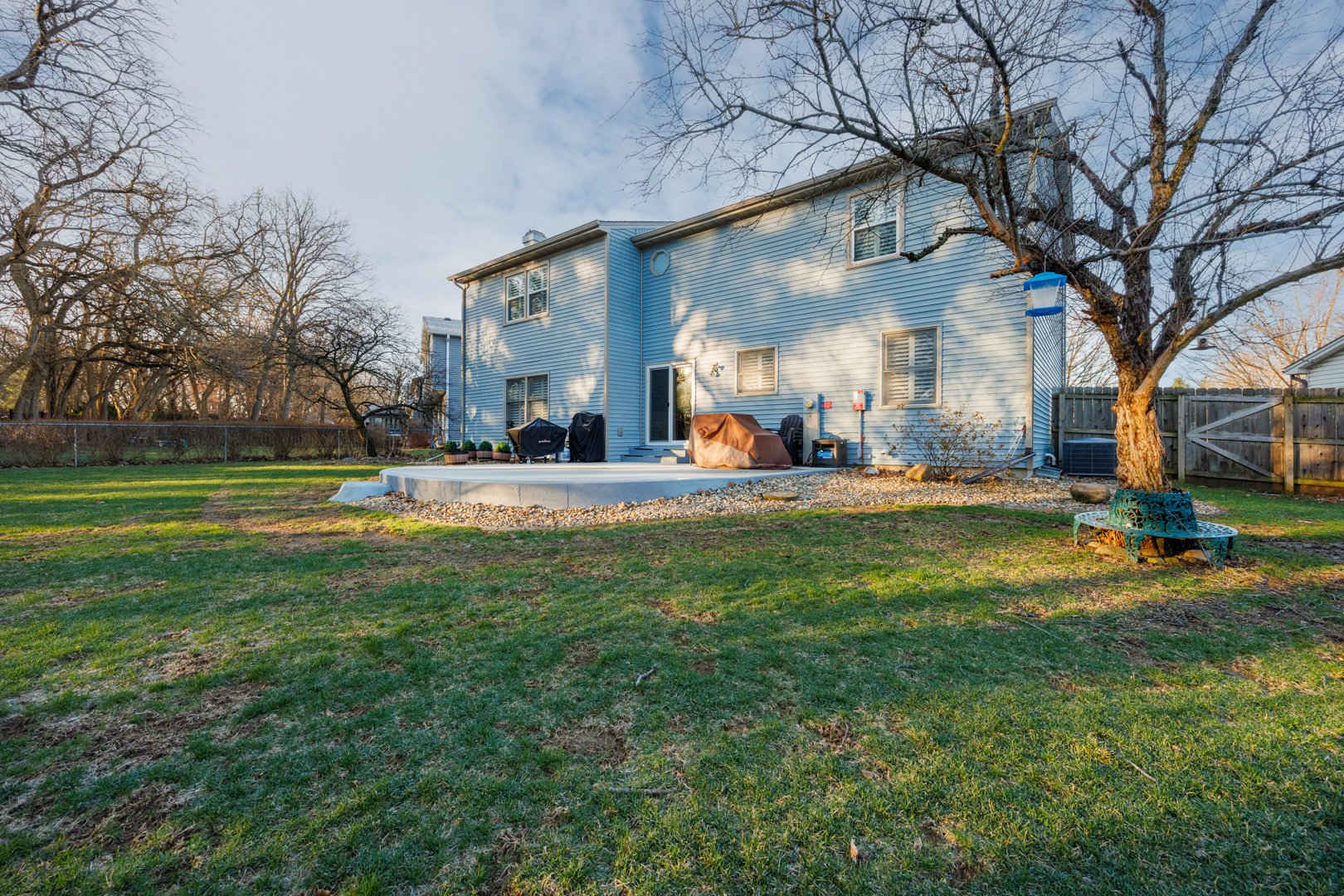 2004 Hidden Lake Road, Bloomington, IL 61704