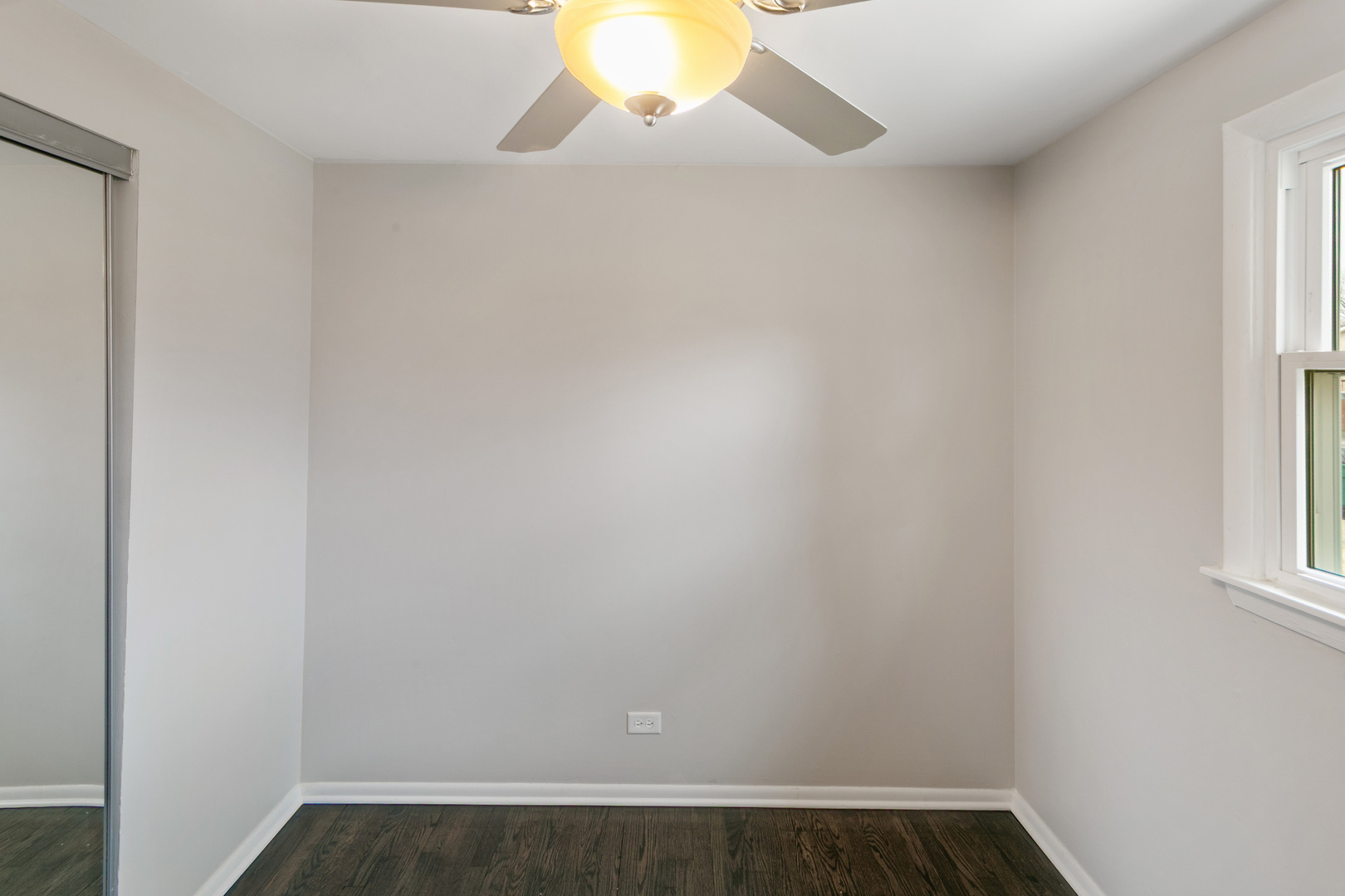 1529 Leslie Avenue, Round Lake Beach, IL 60073