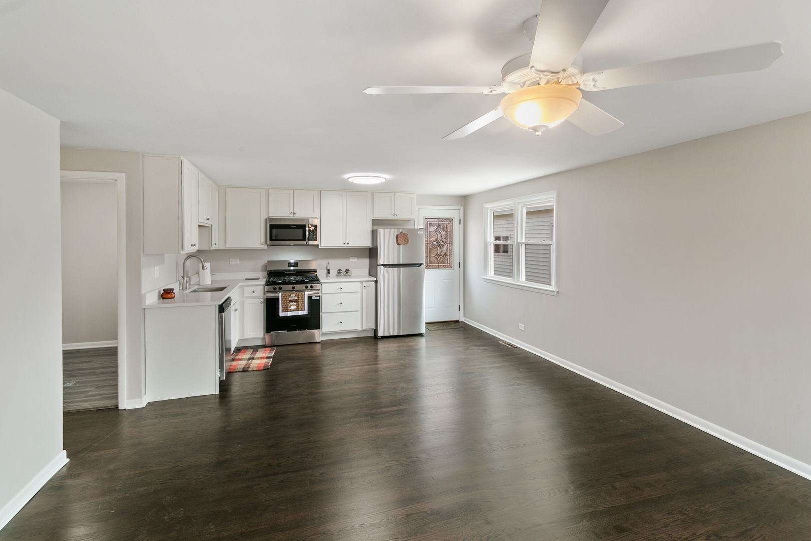 1529 Leslie Avenue, Round Lake Beach, IL 60073