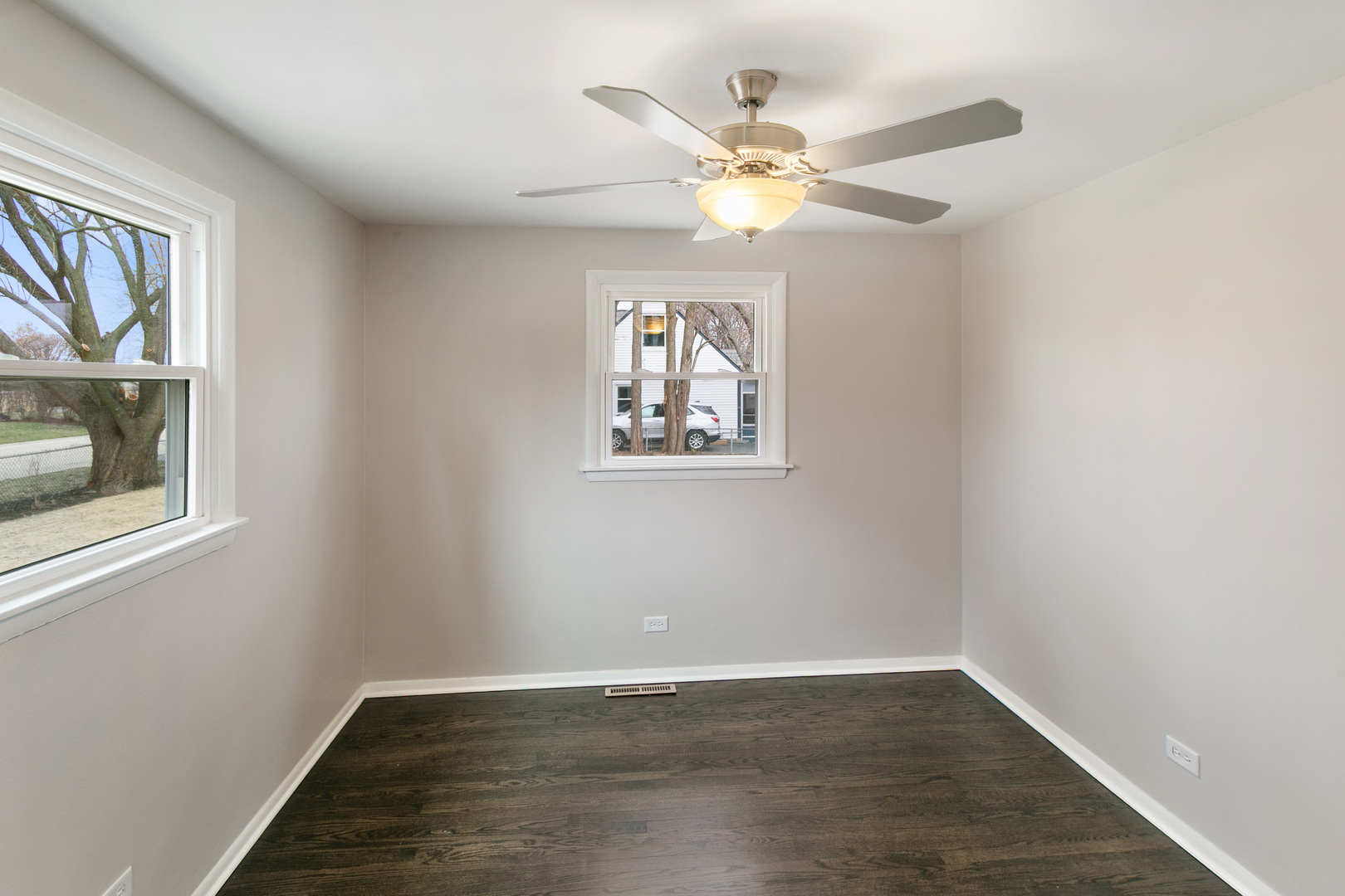 1529 Leslie Avenue, Round Lake Beach, IL 60073