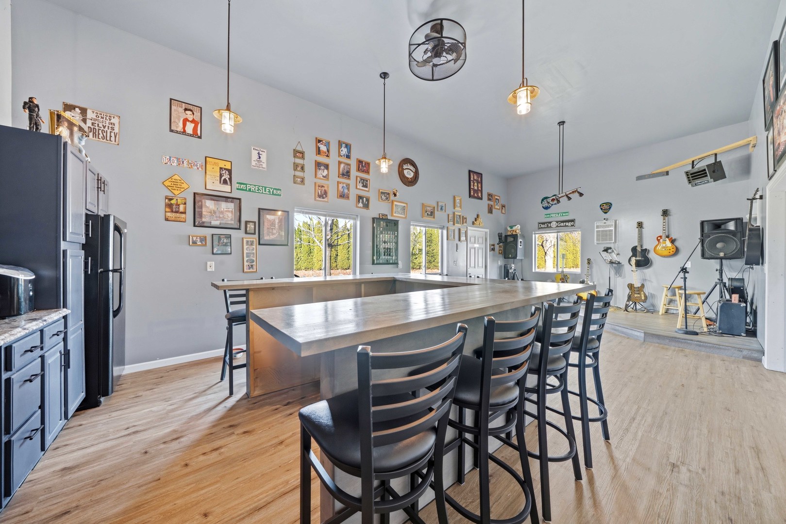 2356 N 4060th Road, Sheridan, IL 60551