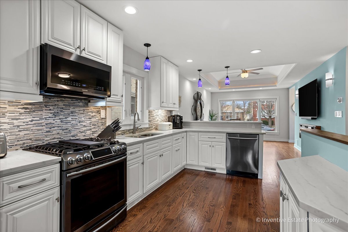 4956 N Menard Avenue, Chicago, IL 60630