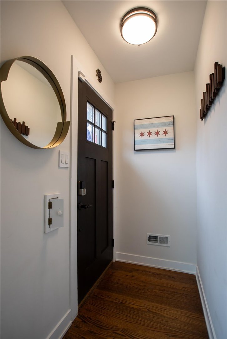 4956 N Menard Avenue, Chicago, IL 60630