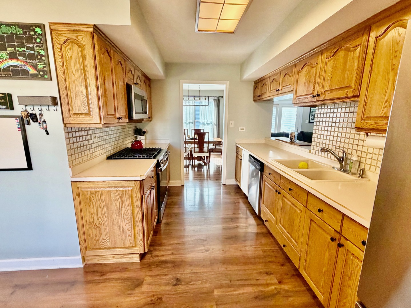 20010 S Pine Hill Road, Frankfort, IL 60423