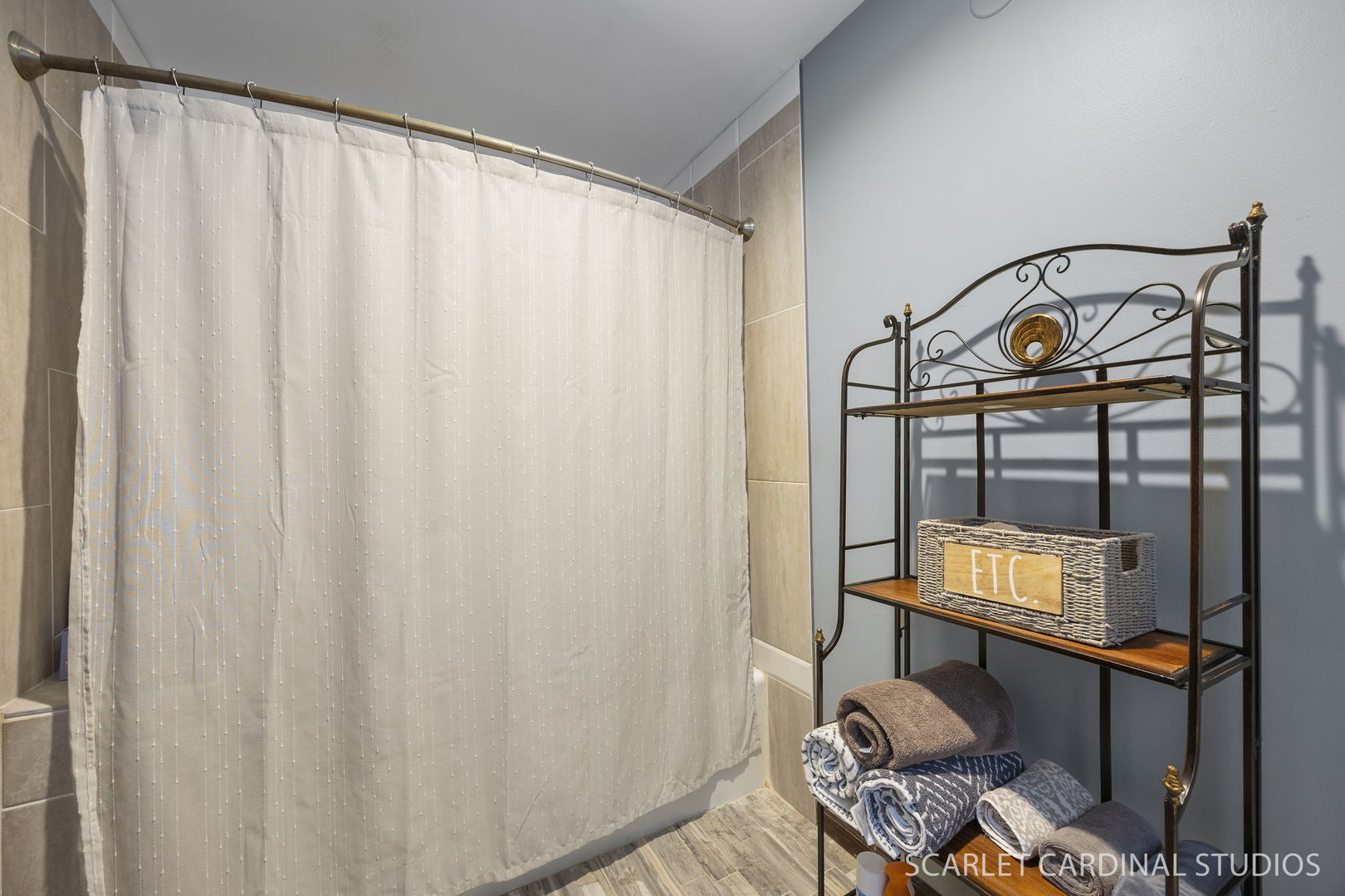 29W509 Point Oak Drive, Warrenville, IL 60555