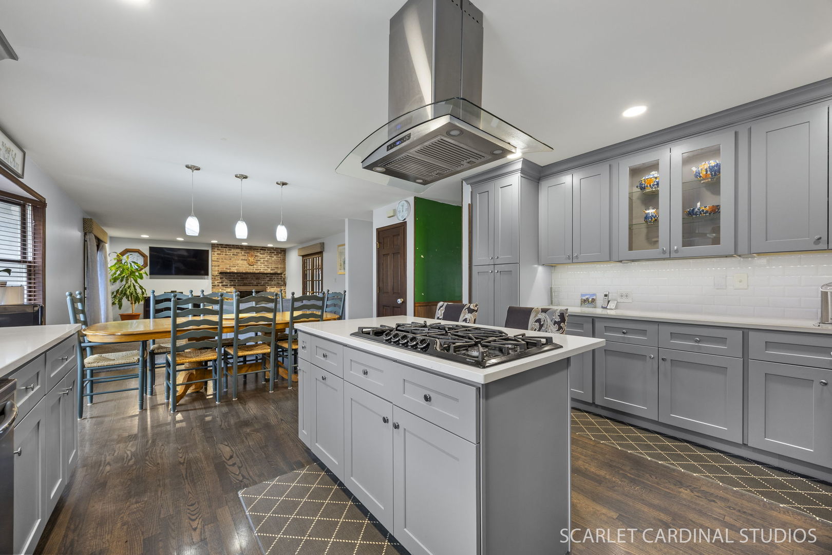 29W509 Point Oak Drive, Warrenville, IL 60555