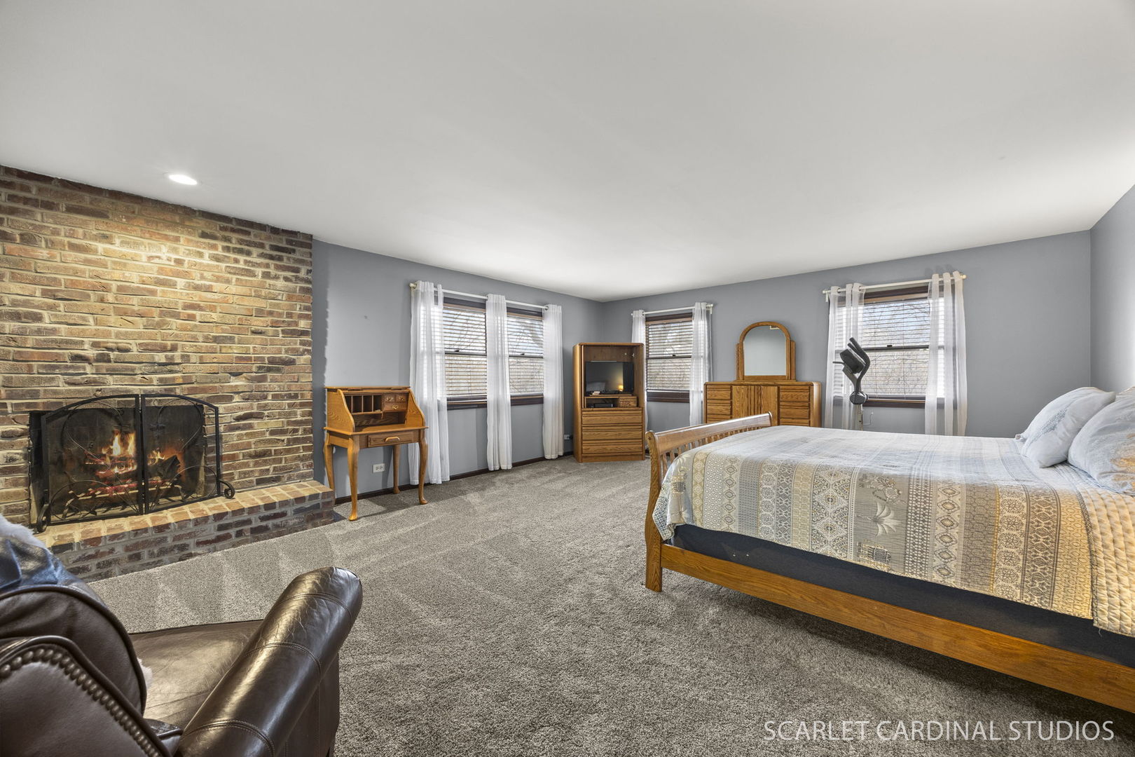 29W509 Point Oak Drive, Warrenville, IL 60555