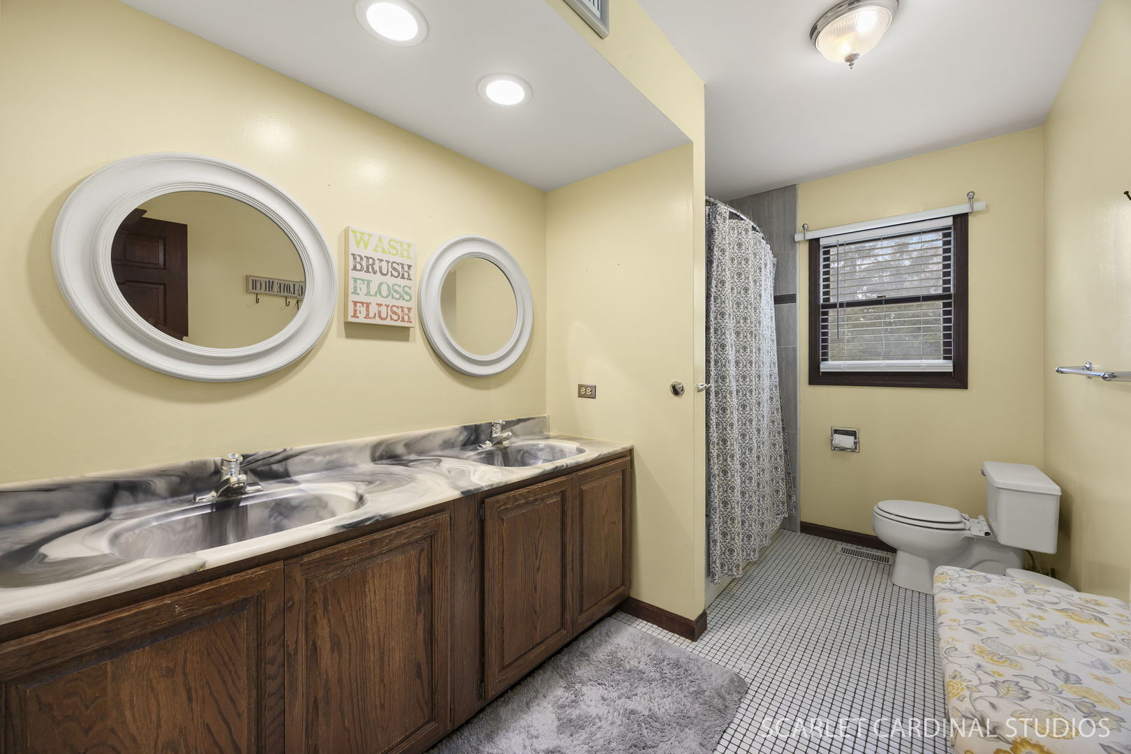 29W509 Point Oak Drive, Warrenville, IL 60555