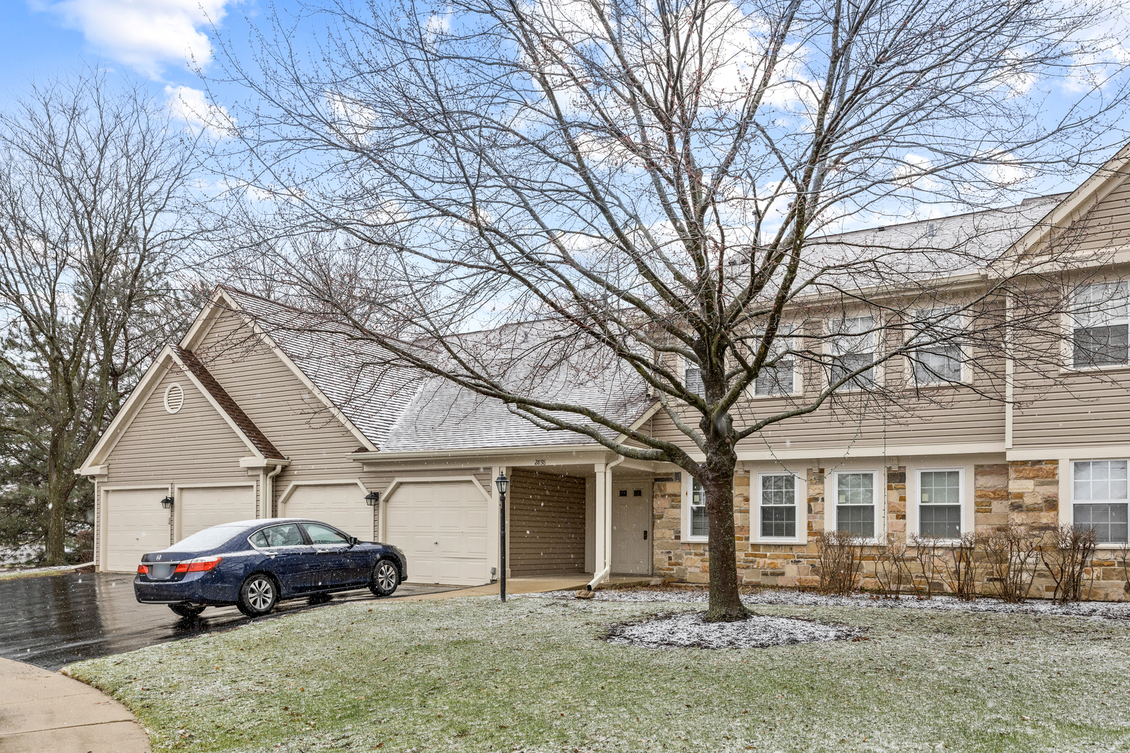 2838 Meadow Lane #W-2, Schaumburg, IL 60193