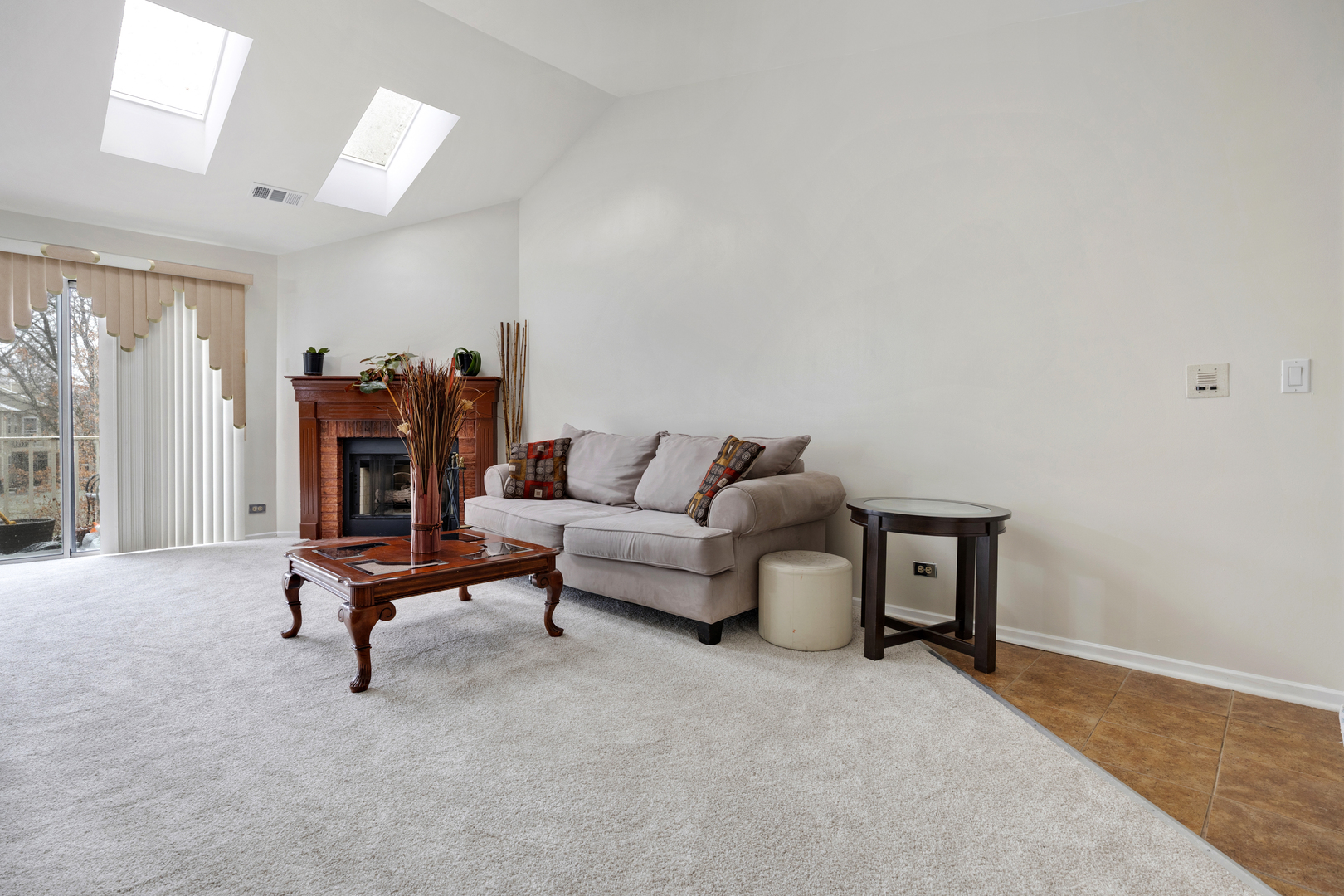 2838 Meadow Lane #W-2, Schaumburg, IL 60193