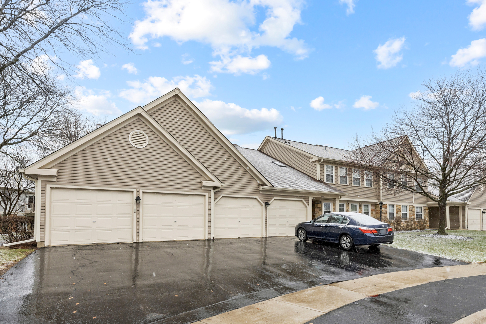 2838 Meadow Lane #W-2, Schaumburg, IL 60193