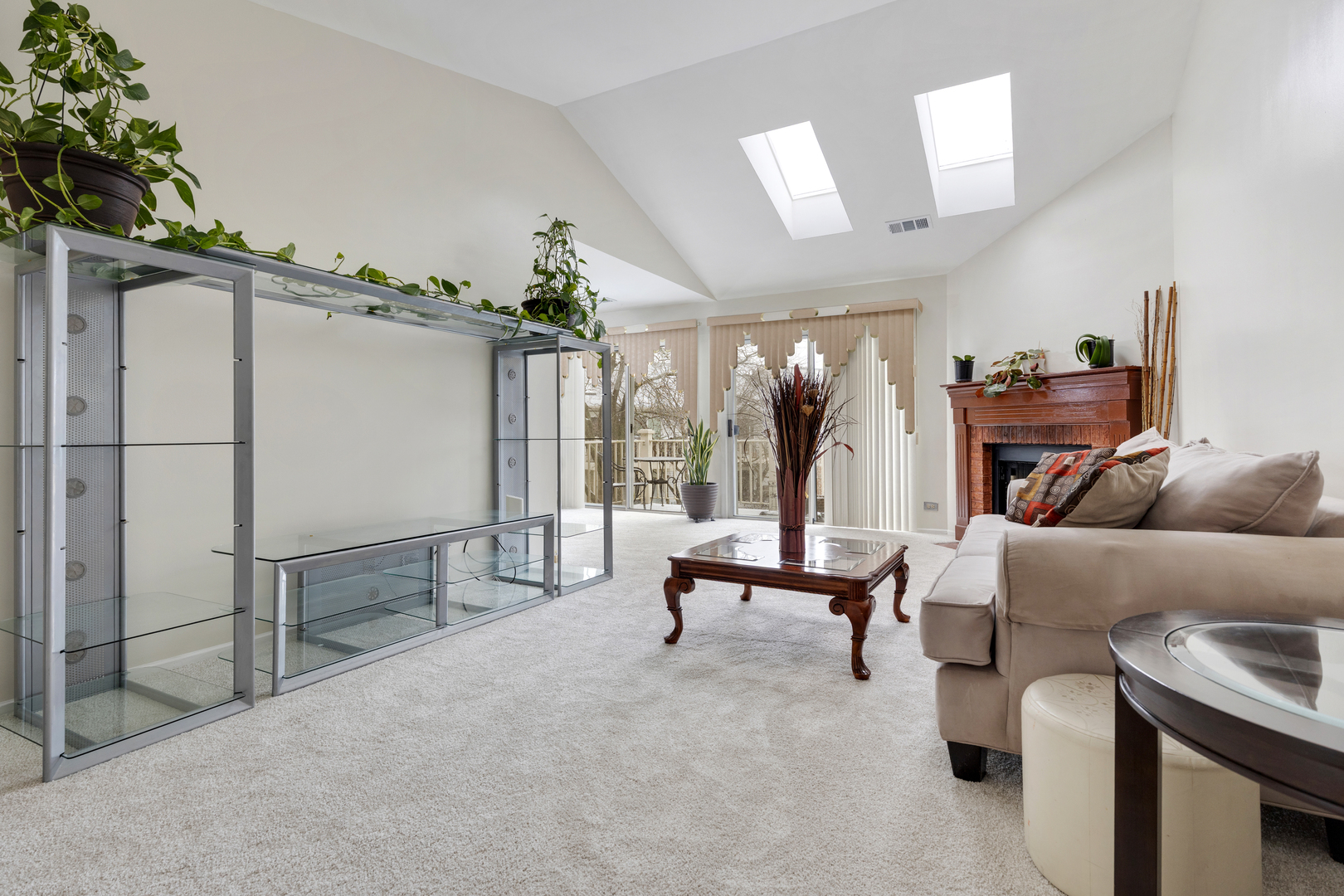 2838 Meadow Lane #W-2, Schaumburg, IL 60193