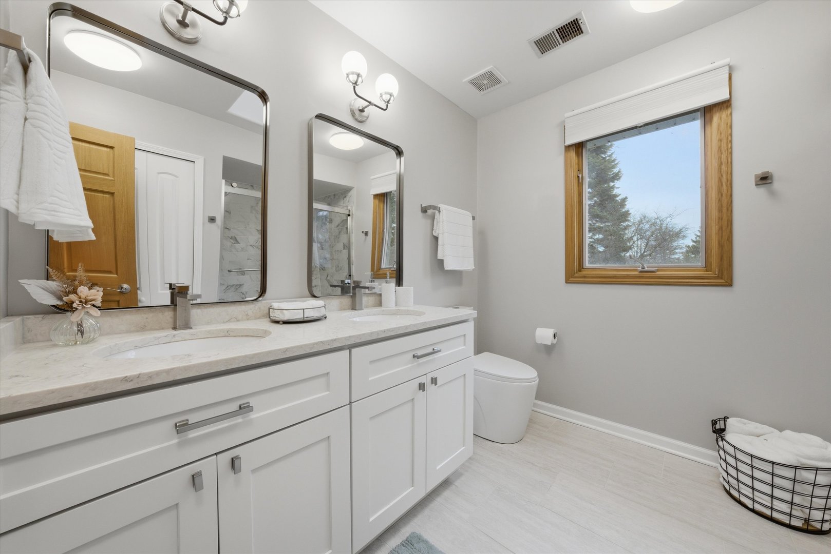 15W641 81st Street, Burr Ridge, IL 60527