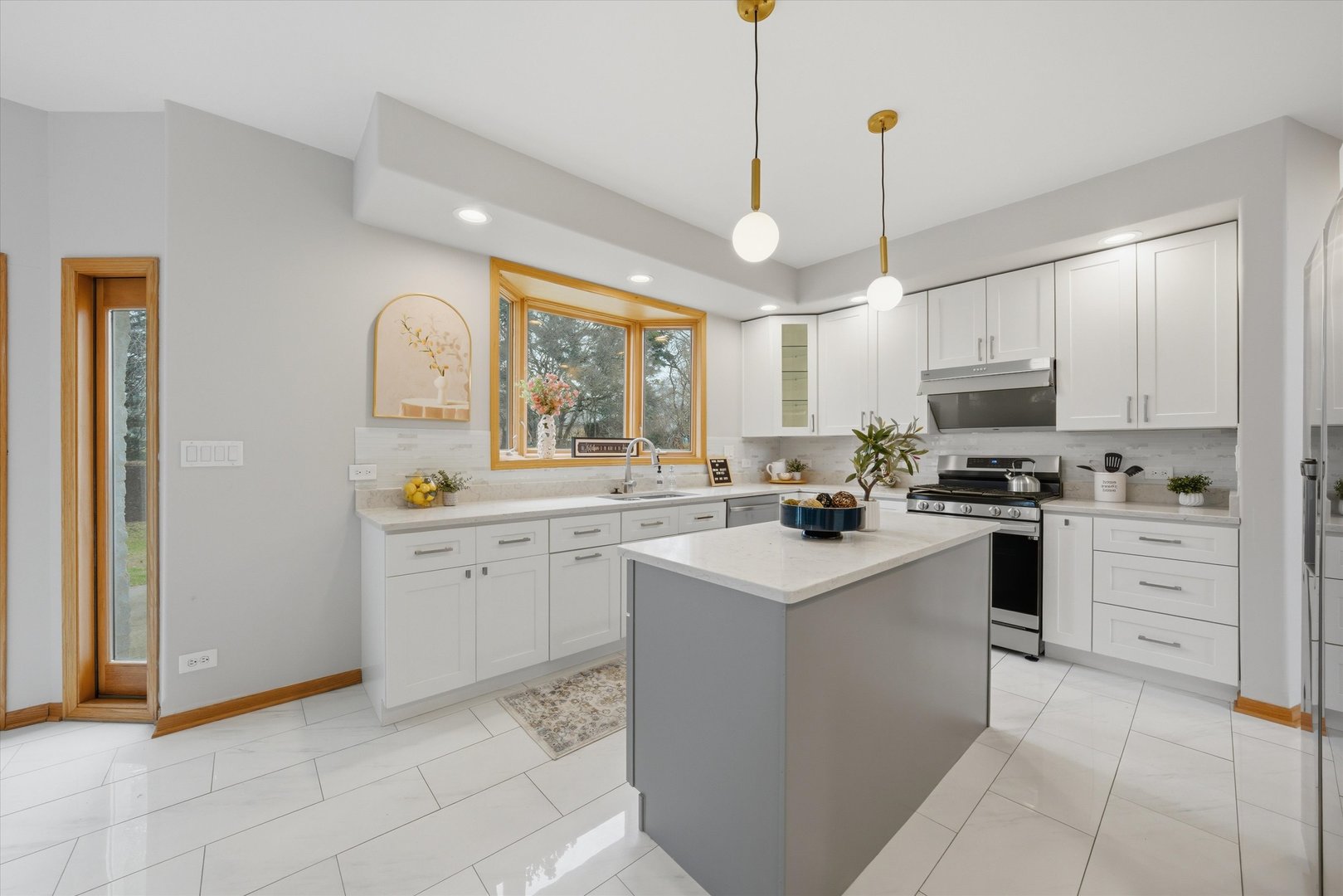 15W641 81st Street, Burr Ridge, IL 60527