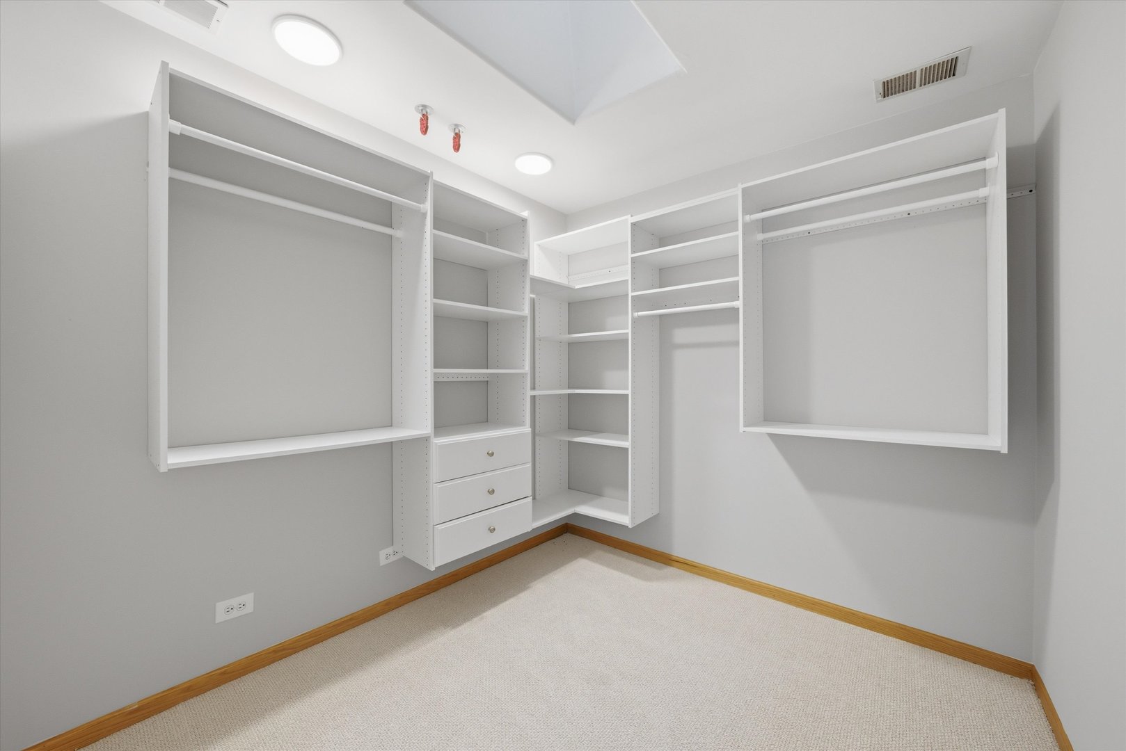 15W641 81st Street, Burr Ridge, IL 60527