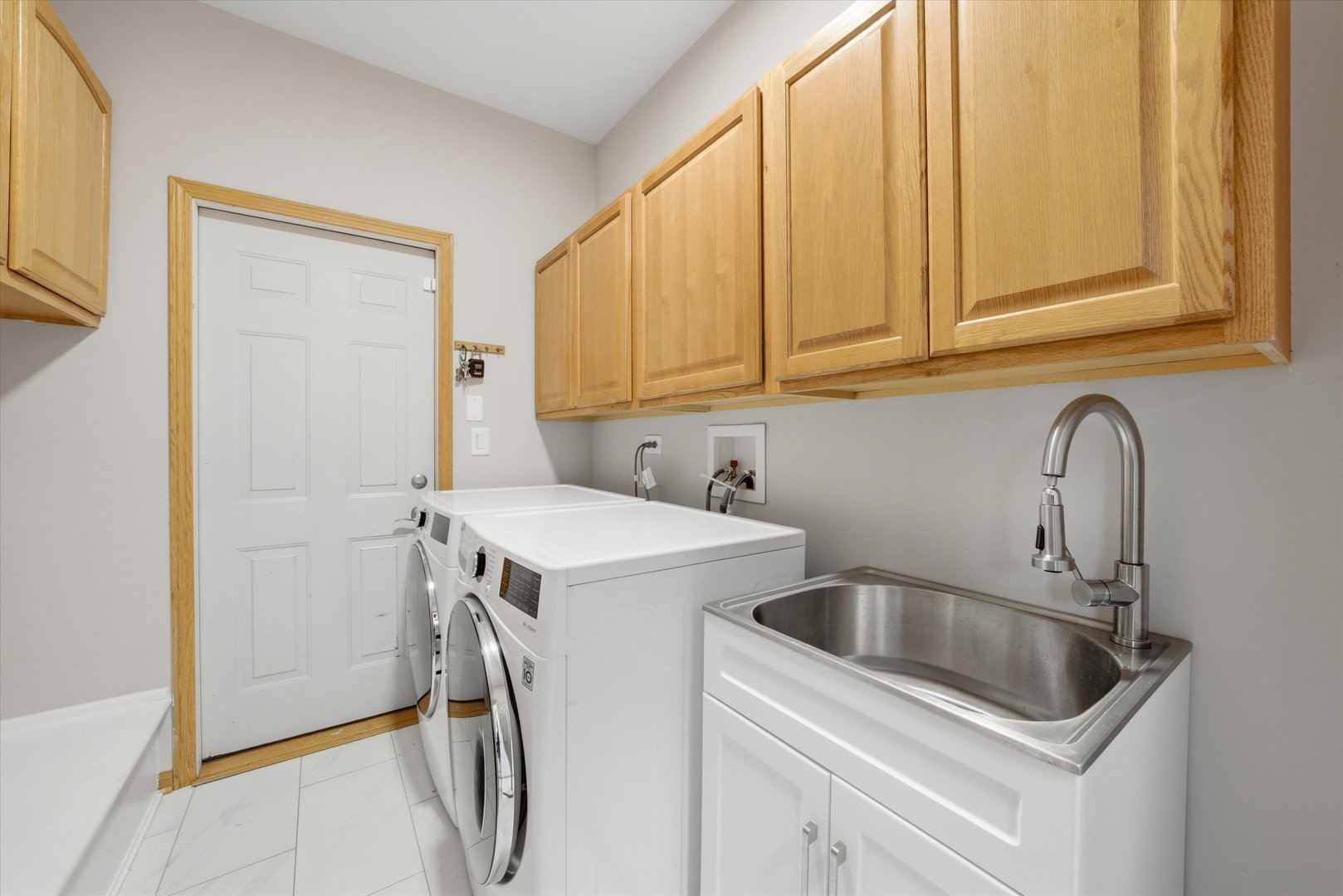 15W641 81st Street, Burr Ridge, IL 60527