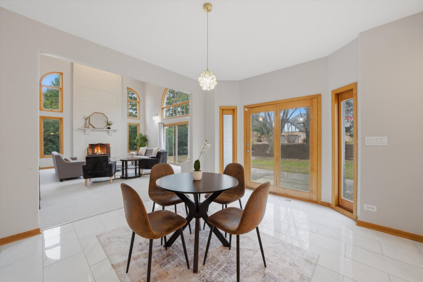 15W641 81st Street, Burr Ridge, IL 60527