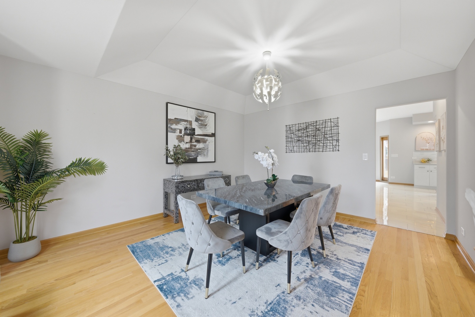 15W641 81st Street, Burr Ridge, IL 60527