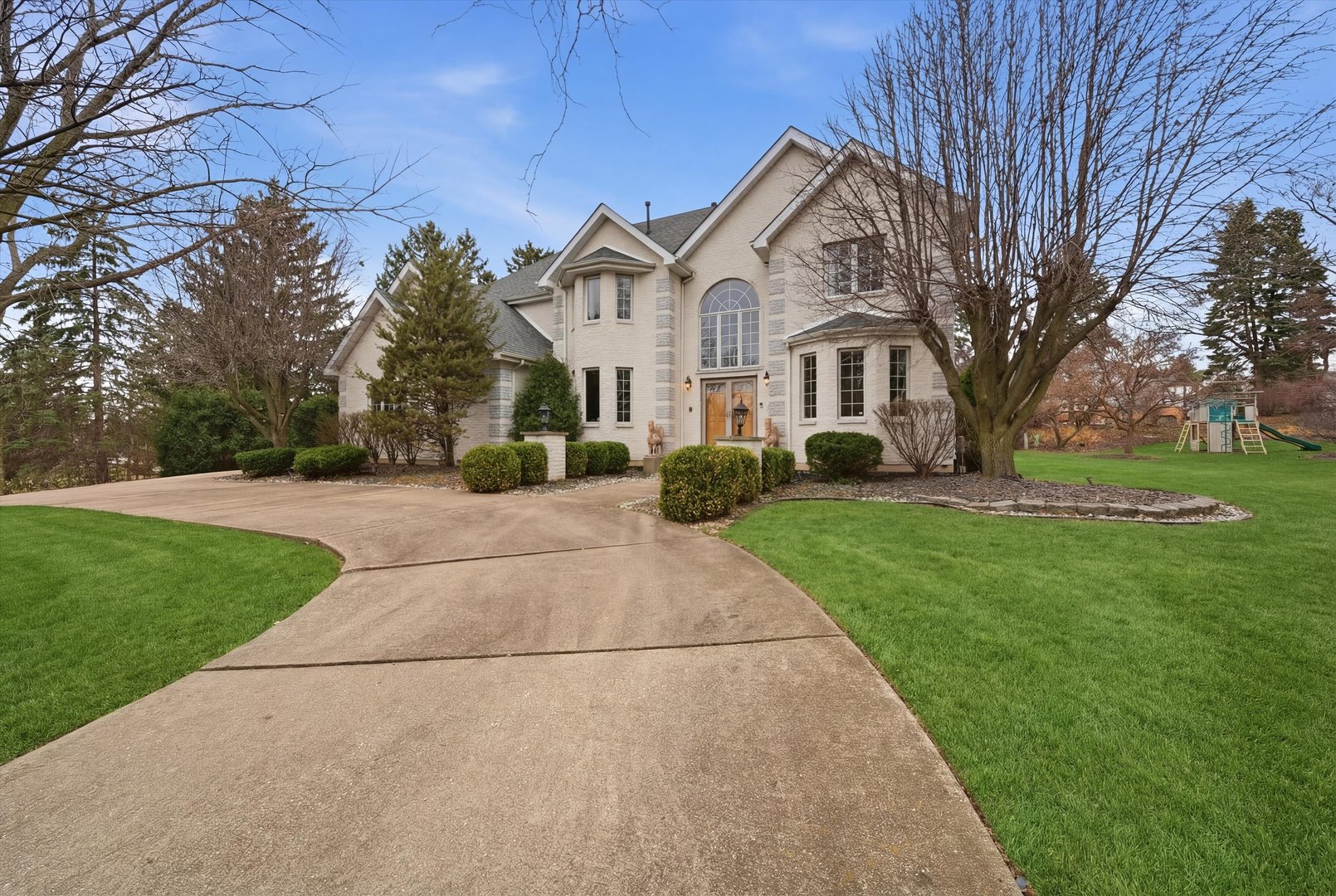 15W641 81st Street, Burr Ridge, IL 60527