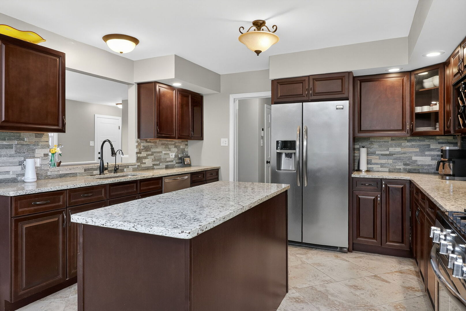 686 Golf Club Lane, Frankfort, IL 60423