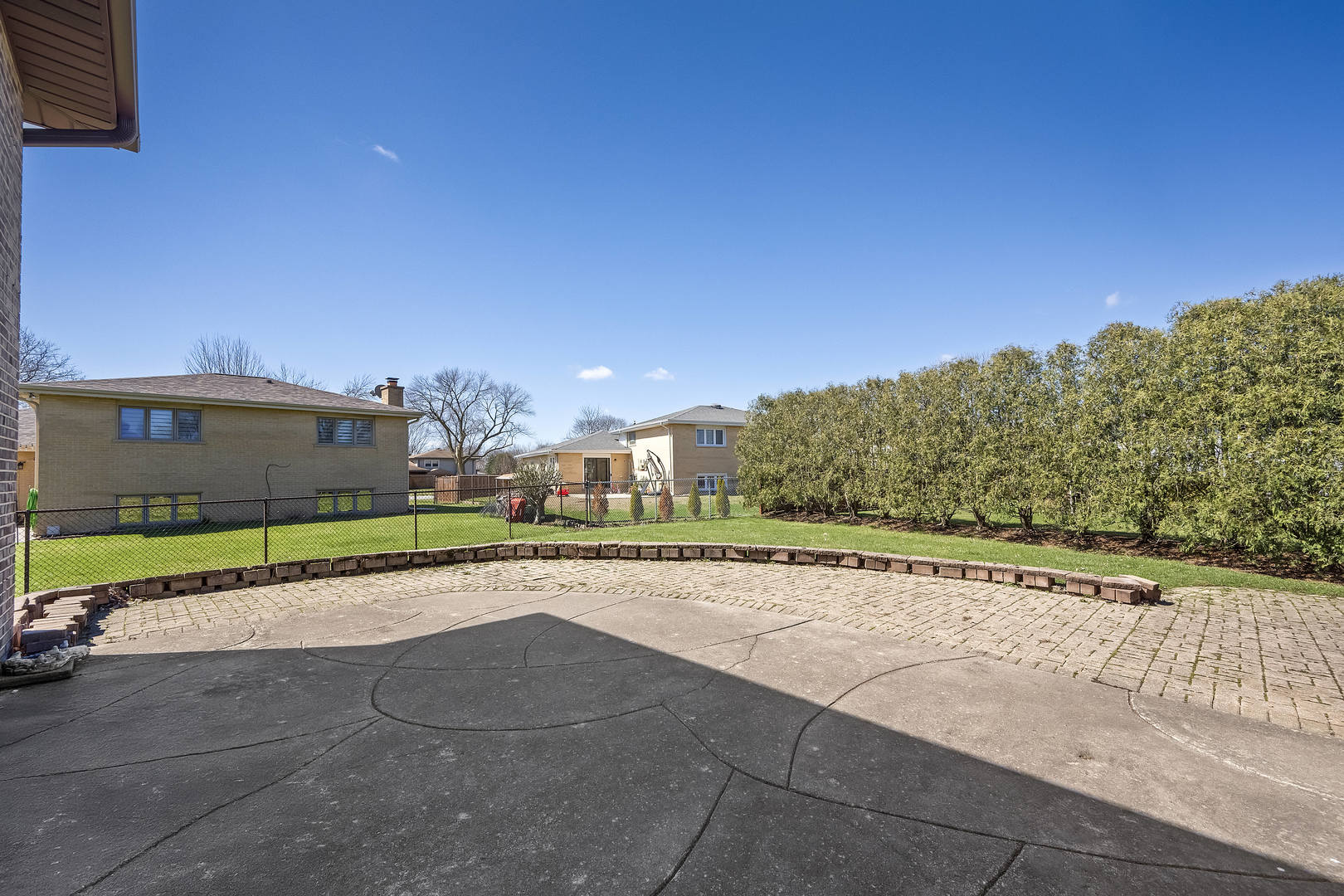 1631 Arbor Court, Darien, IL 60561