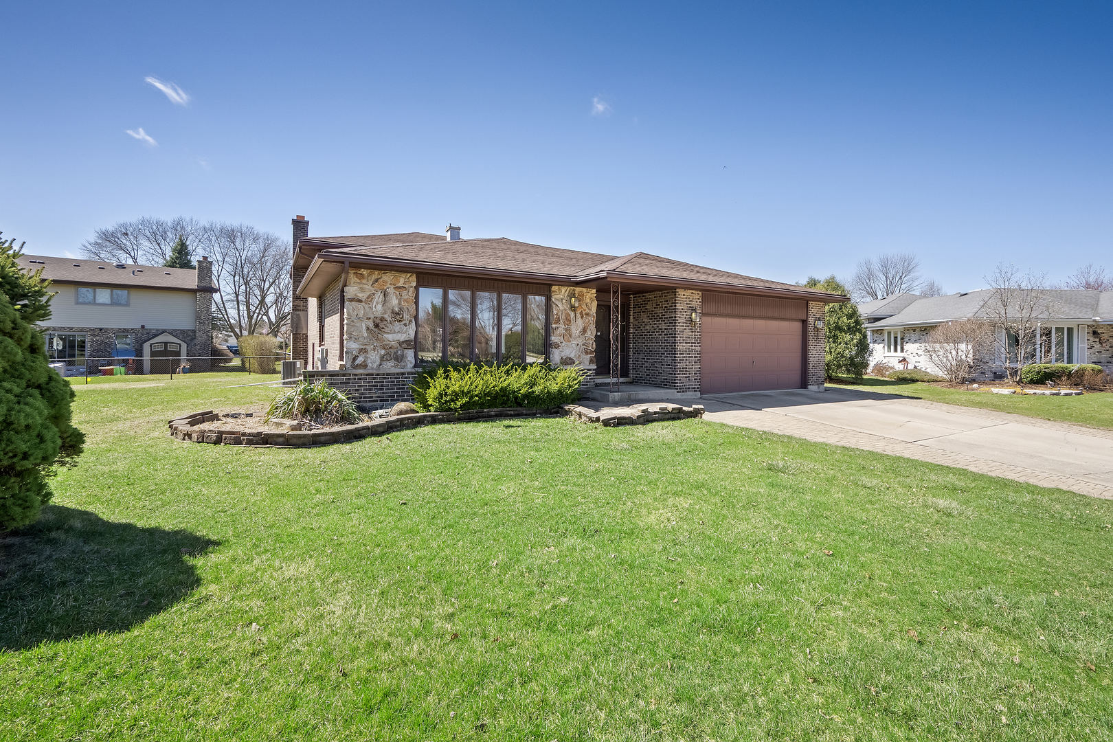 1631 Arbor Court, Darien, IL 60561