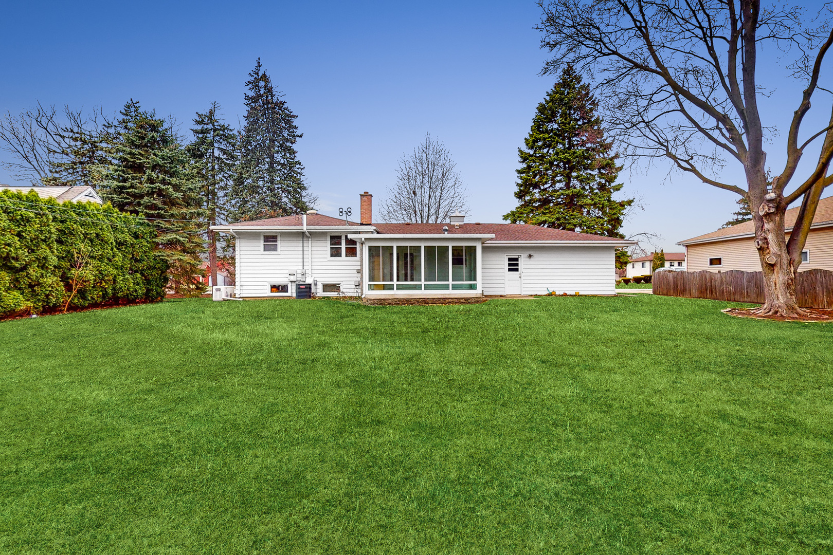 4N163 5th Avenue, Addison, IL 60101