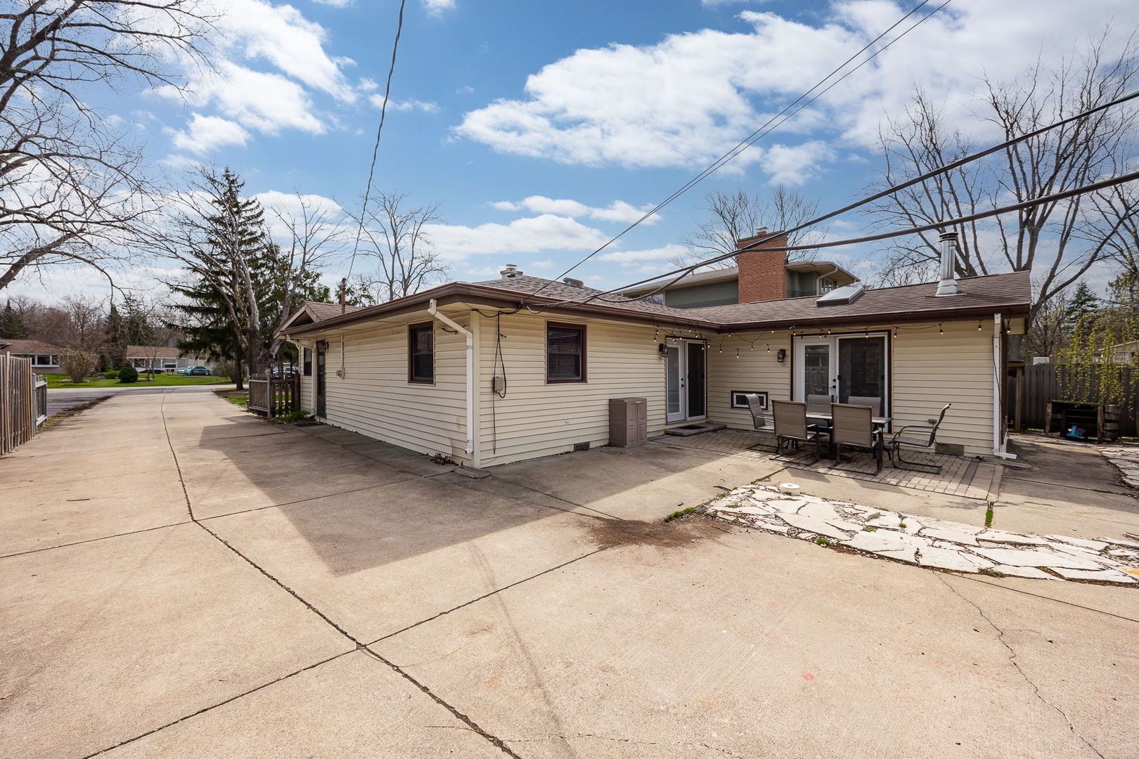 5960 Pershing Avenue, Downers Grove, IL 60516