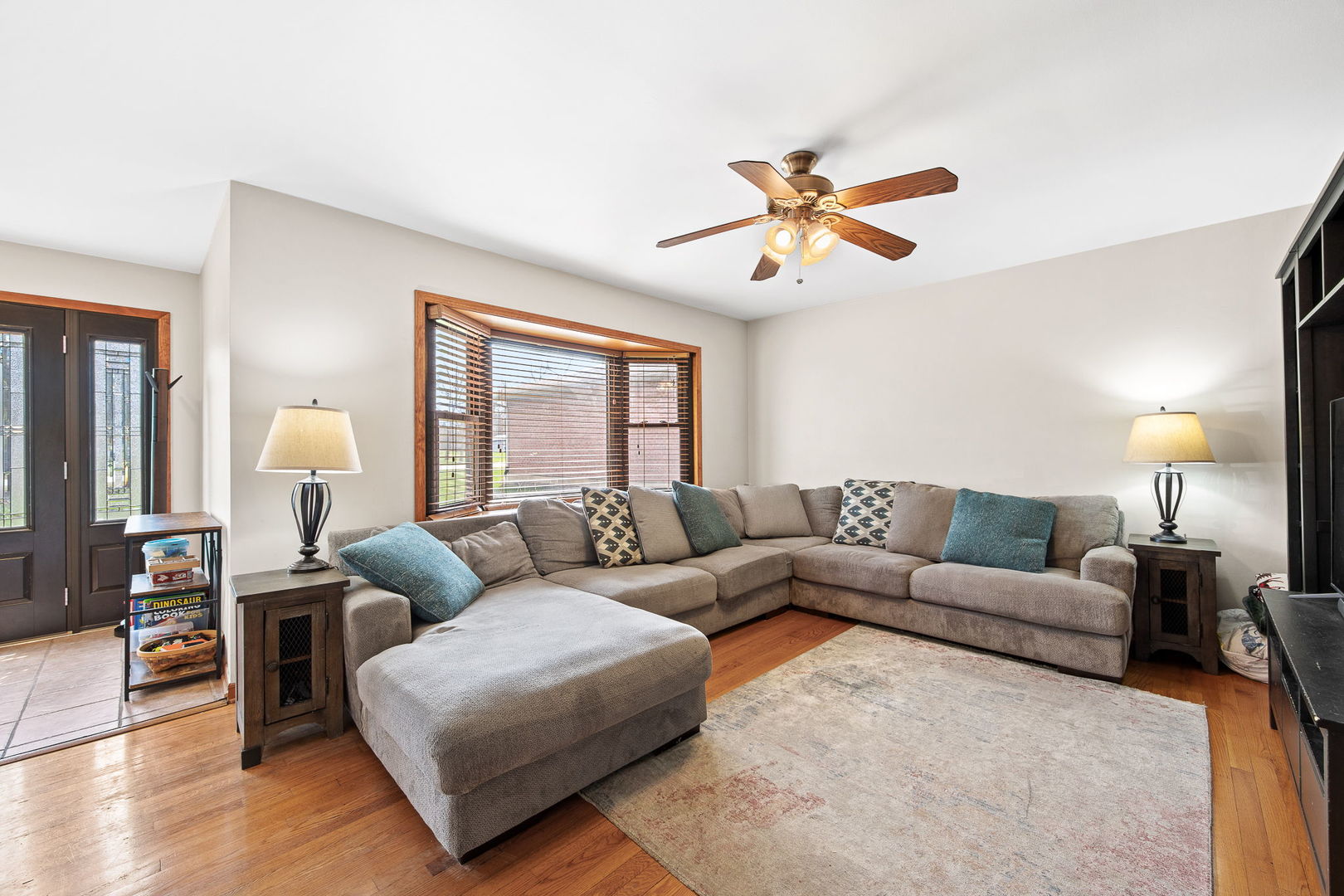 5960 Pershing Avenue, Downers Grove, IL 60516