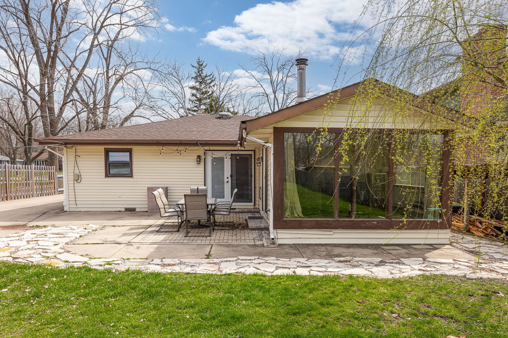 5960 Pershing Avenue, Downers Grove, IL 60516