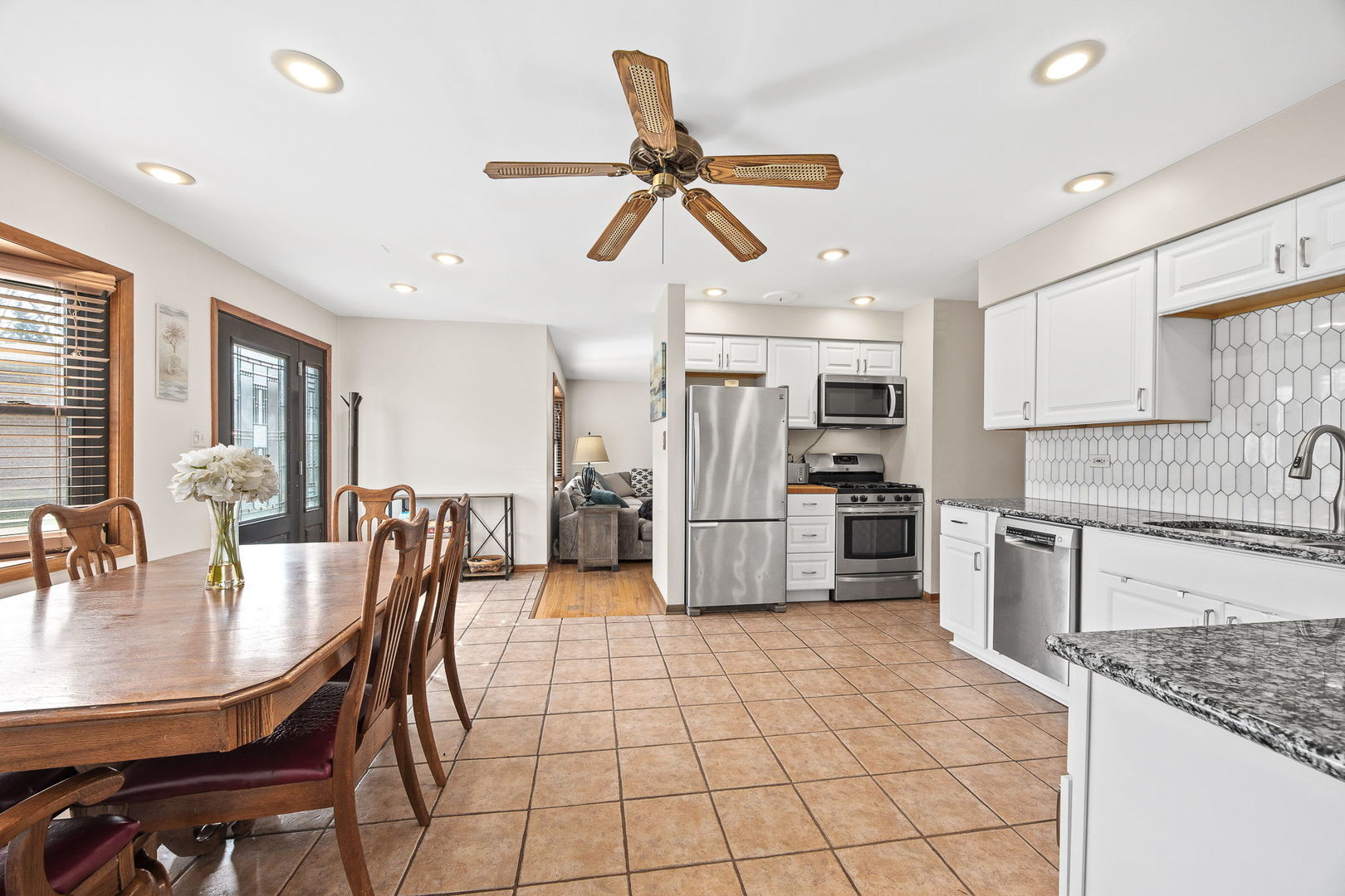 5960 Pershing Avenue, Downers Grove, IL 60516