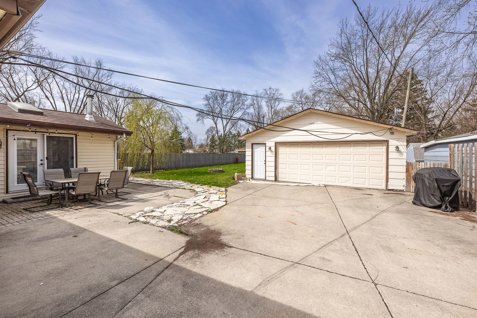 5960 Pershing Avenue, Downers Grove, IL 60516