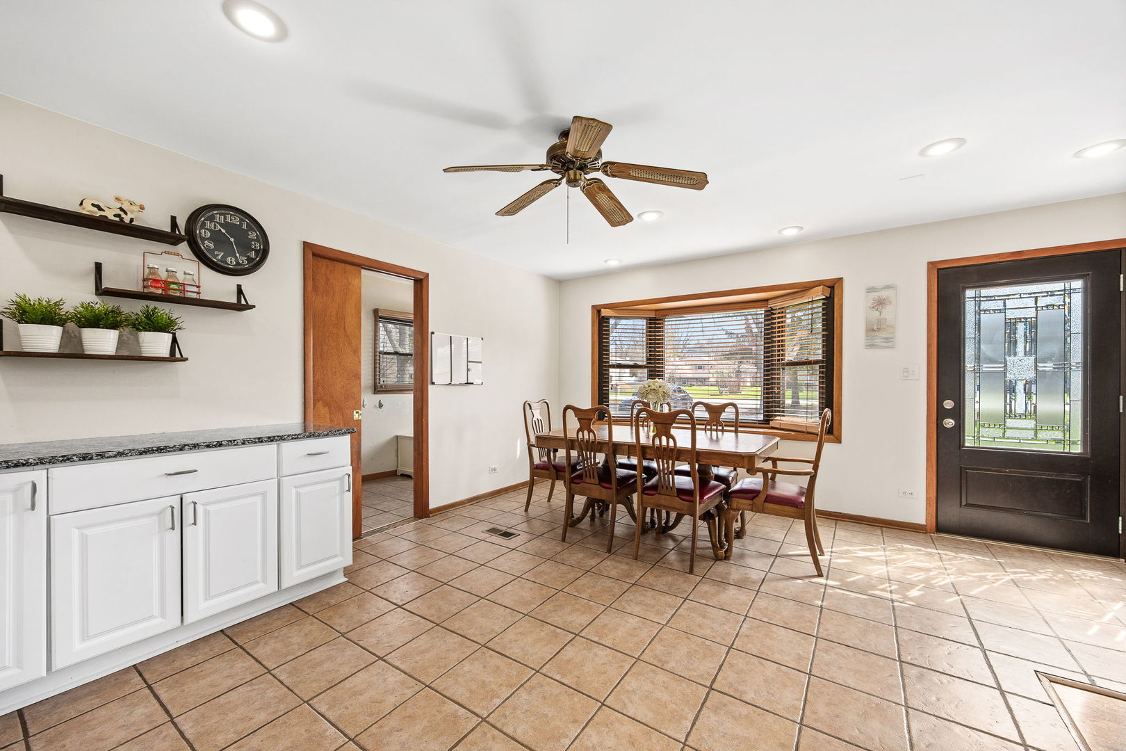 5960 Pershing Avenue, Downers Grove, IL 60516