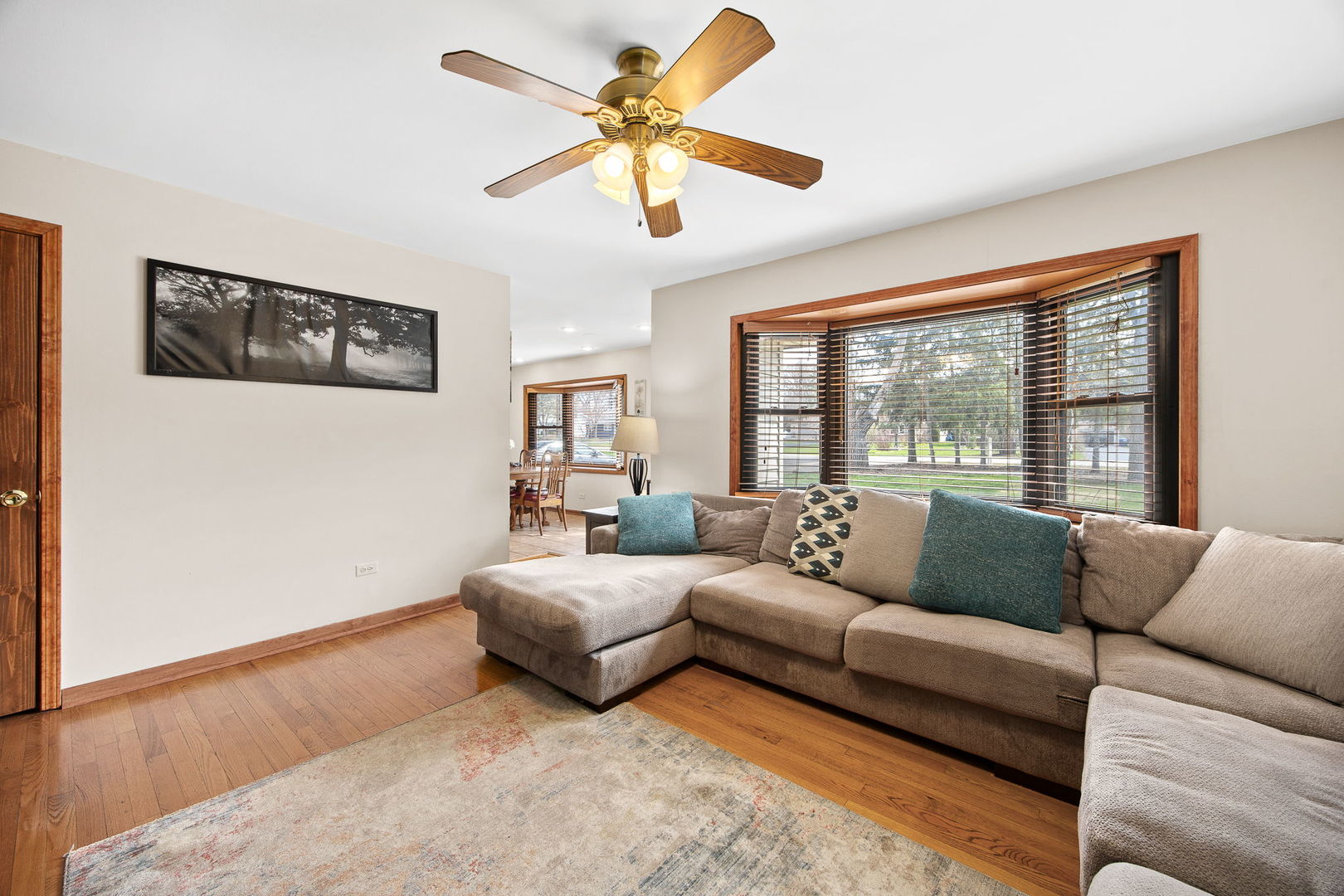 5960 Pershing Avenue, Downers Grove, IL 60516