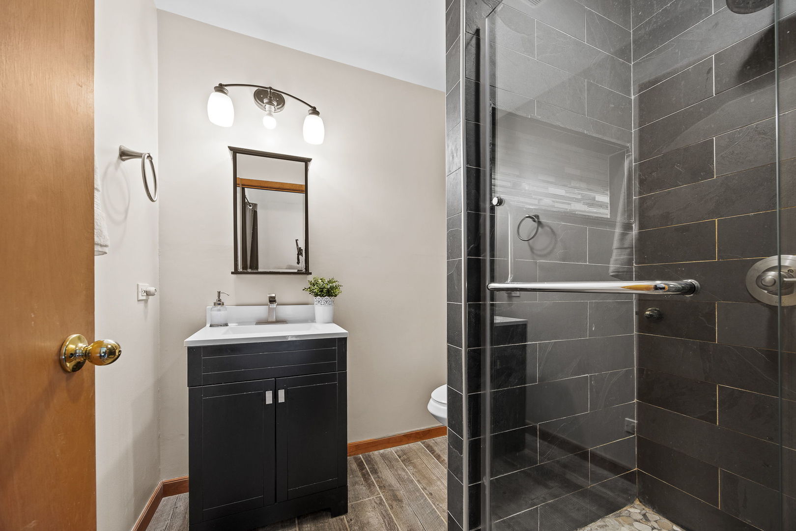 5960 Pershing Avenue, Downers Grove, IL 60516