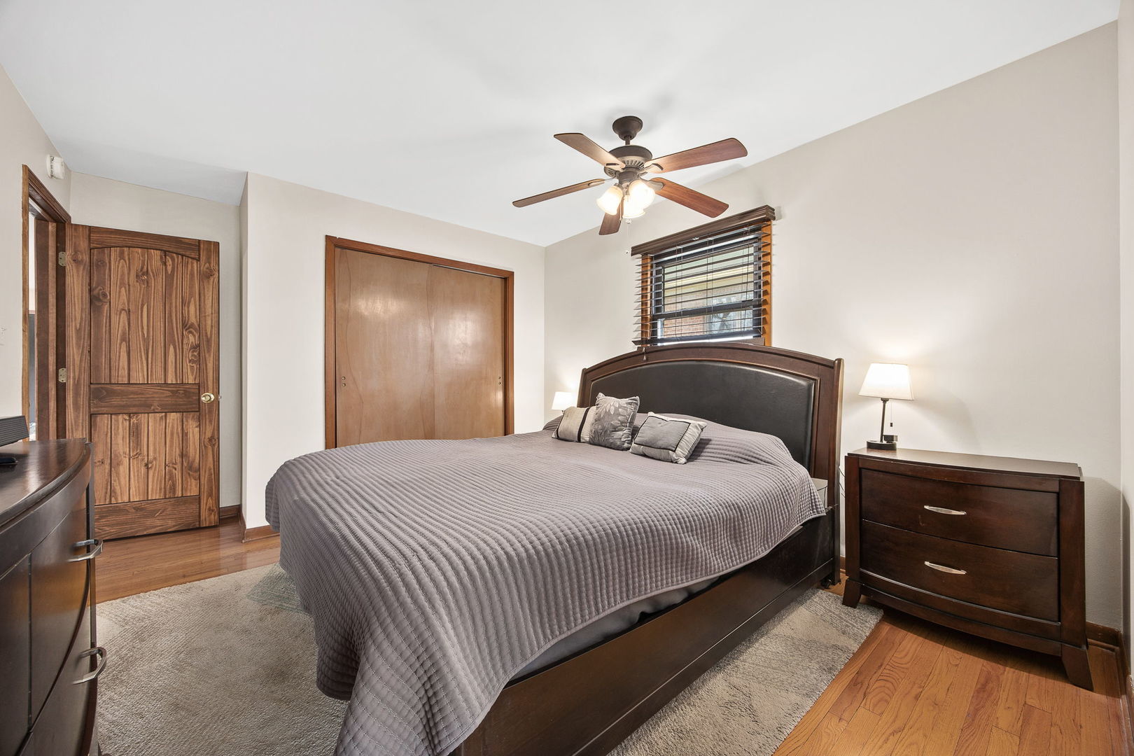 5960 Pershing Avenue, Downers Grove, IL 60516