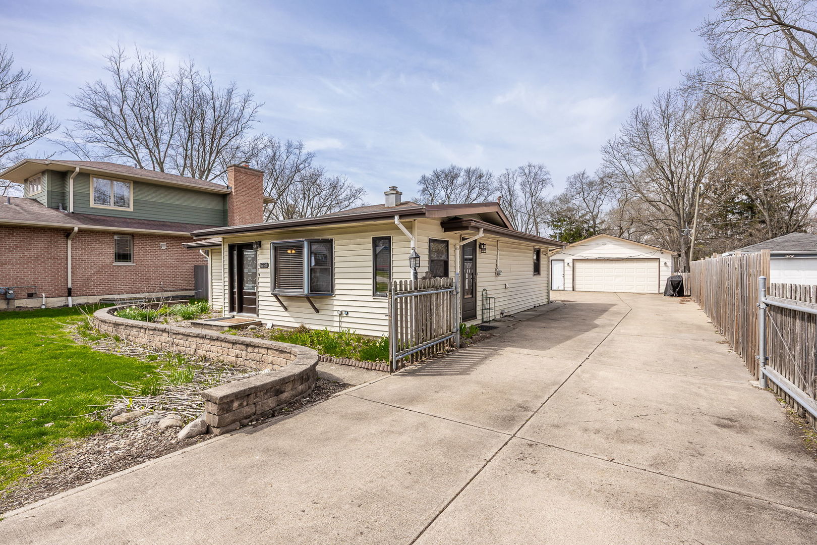 5960 Pershing Avenue, Downers Grove, IL 60516