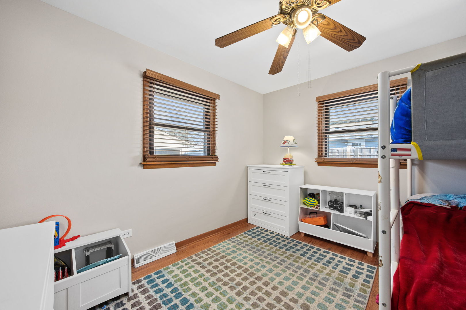 5960 Pershing Avenue, Downers Grove, IL 60516