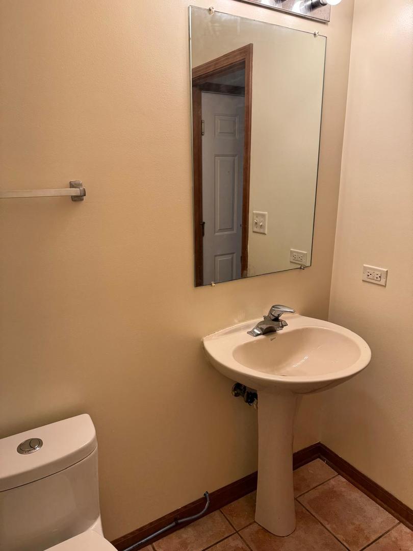 2527 Oneida Lane #2527, Naperville, IL 60563