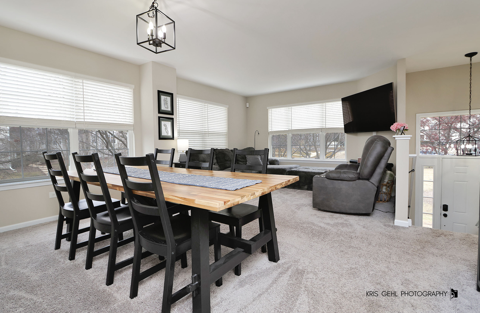 Round Lake, IL 60073